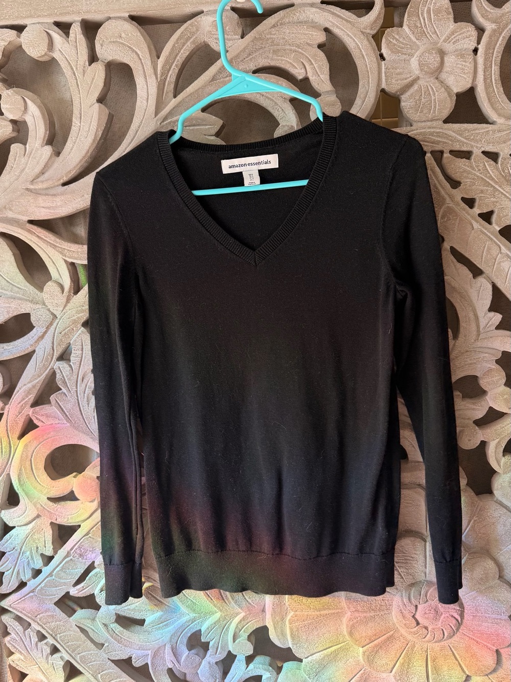 Amazon Essentials Black V-Neck Long Sleeve Top